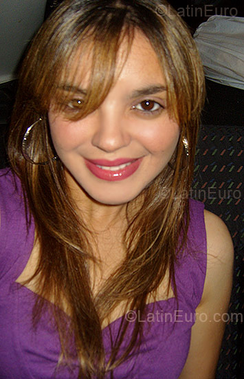 Date this voluptuous Brazil girl Erika from Sao Paulo BR1332