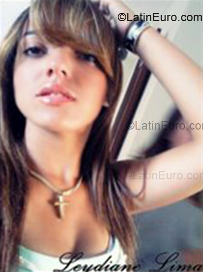 Date this sensual Brazil girl Leydiane from Maceio BR1368