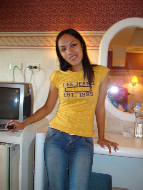 Date this sultry Philippines girl Louvelle from General Santos City PH200