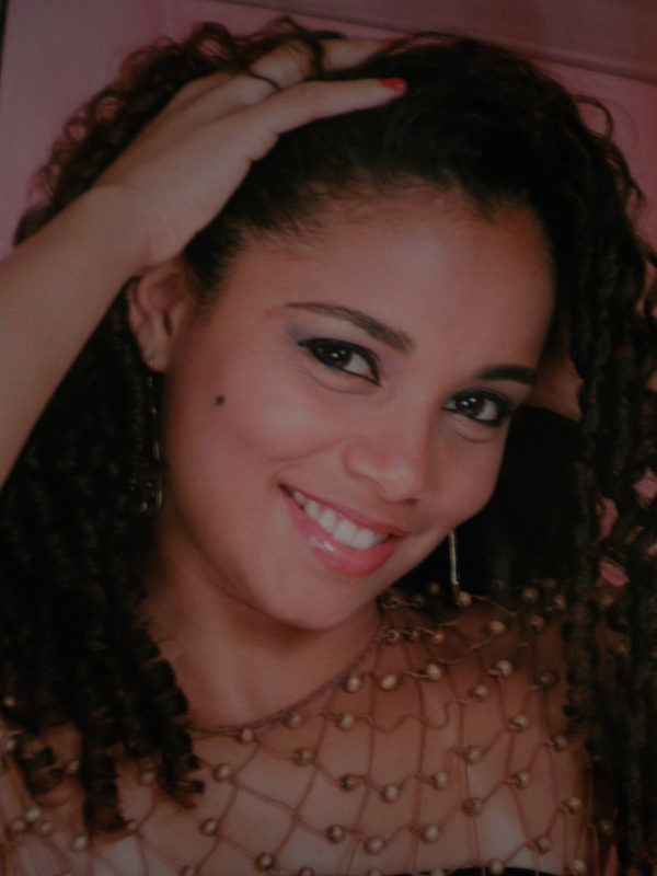 Date this charming Brazil girl Smiley.bra from Rio De Janeiro BR1593