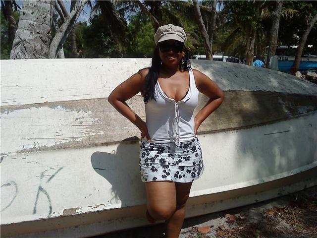 Date this voluptuous Italy girl Biveca from No Importa IT52