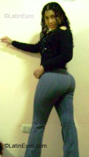 Date this stunning Peru girl Yeny Laura from Lima PE122