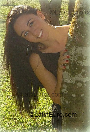 Date this happy Brazil girl Livia from Guaruja BR1678