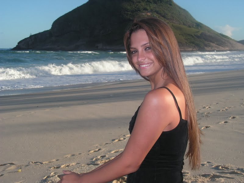 Date this athletic Brazil girl Kamylly from Rio De Janeiro BR1804