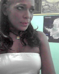 Date this happy Brazil girl Denise from Salvador BR1879