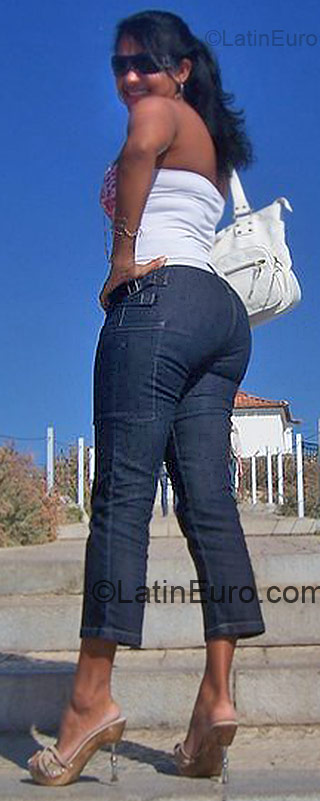 Date this hot Portugal girl Laynnesvend from Porto PT22