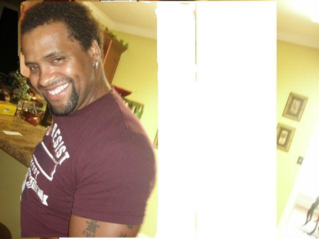 Date this hard body United States man Sagrado from San Antonio US4666