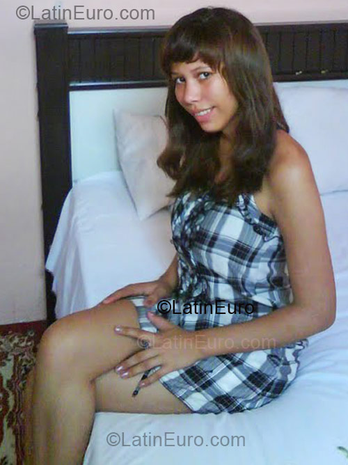 Date this exotic Brazil girl Hilary from Salvado BR2008