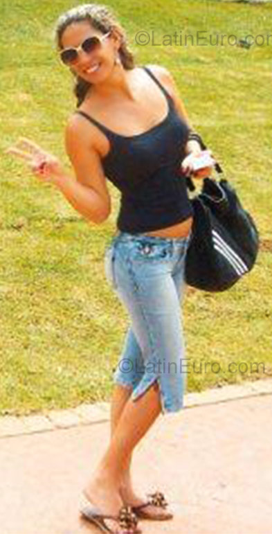 Date this funny Brazil girl Christiane from Brasilia BR2122