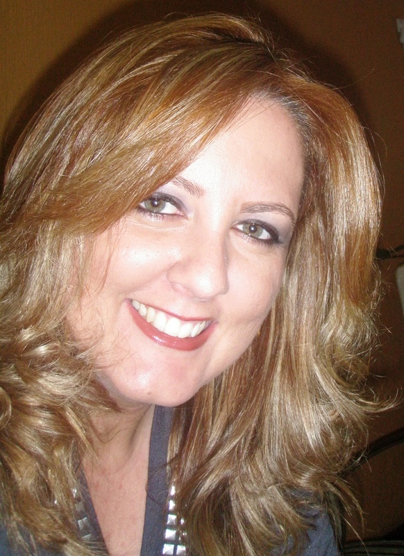 Date this pretty Brazil girl Carlacris from Birigui BR2125