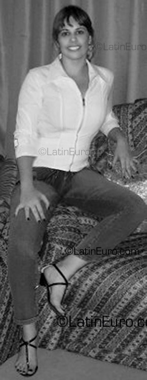 Date this sultry Brazil girl Tania from Goiania BR2162