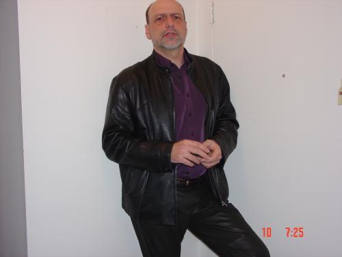 Date this voluptuous United States man Roger442 from springs US5098
