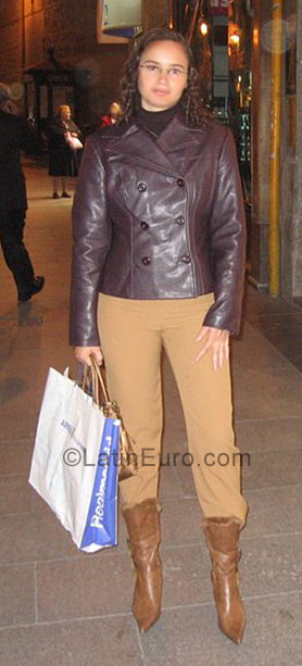 Date this pretty Brazil girl Daniele from Rio De Janeiro BR5191