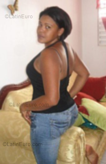 Date this sensual Dominican Republic girl Delfhy from Santiago DO3138