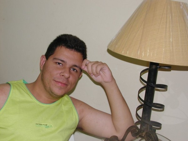 Date this georgeous Brazil man Henrique from Governador Valadares BR2233