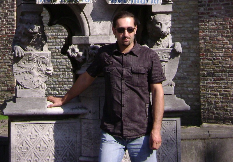 Date this athletic Belgium man Light-my-fire from Brussels BE38