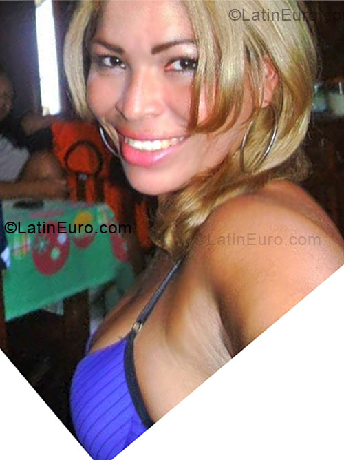 Date this nice looking Brazil girl Nelmiza from Manaus BR2278