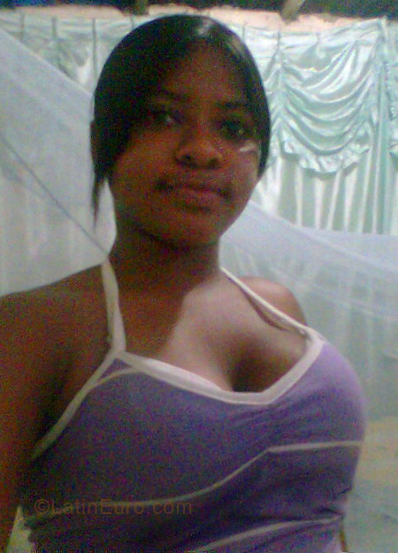 Date this young Dominican Republic girl DALEXIS from san pedro de macoris DO3294