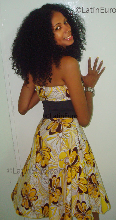 Date this hot Dominican Republic girl Manuela from Santo Domingo DO3319
