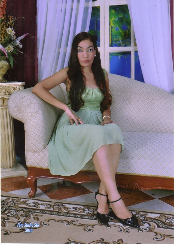 Date this hot Dominican Republic girl Emma josefina from Santo Domingo DO3354