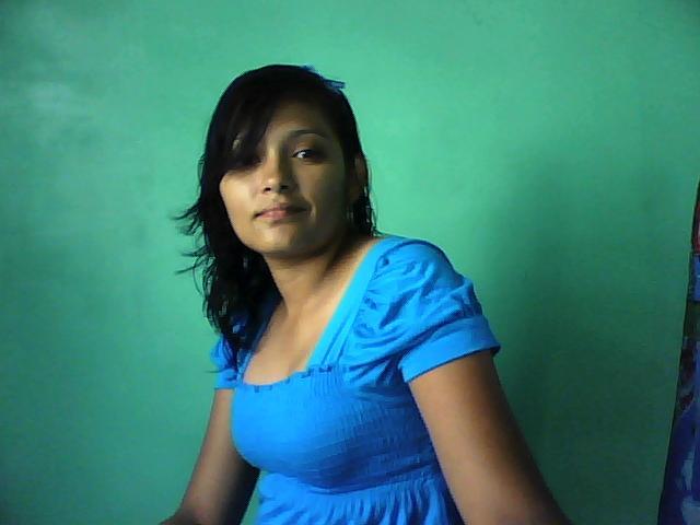 Date this stunning Honduras girl Kenia from El Progreso HN99