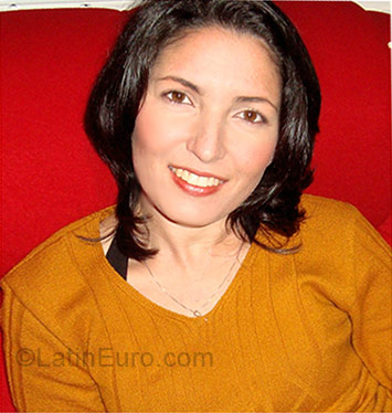 Date this nice looking Brazil girl Claudia from  BR2391