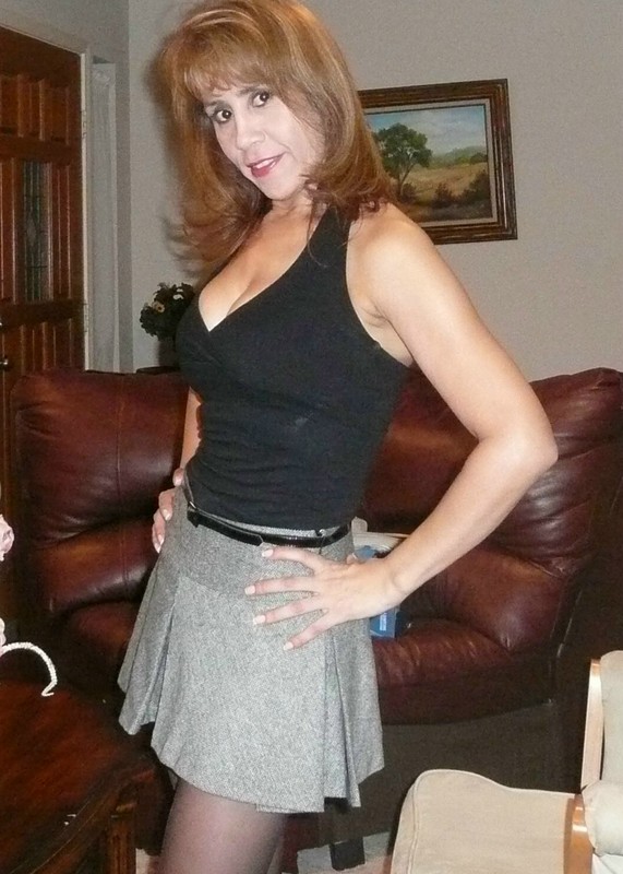 Date this nice looking United States girl Tachuelita from Fort Worth US5624