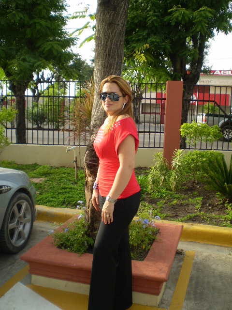 Date this good-looking Dominican Republic girl Migue from santiago. DO3751