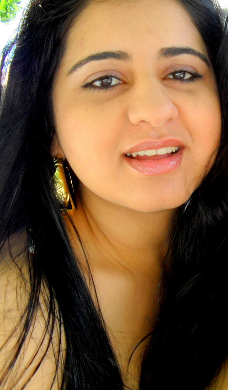Date this attractive Brazil girl Leka from Campina Grande BR2727