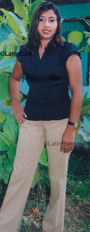 Date this nice looking Honduras girl Elizabeth from Puerto Cortes HN181
