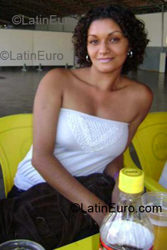 Date this nice looking Brazil girl Eliane Cardoso from Brasilia BR2973