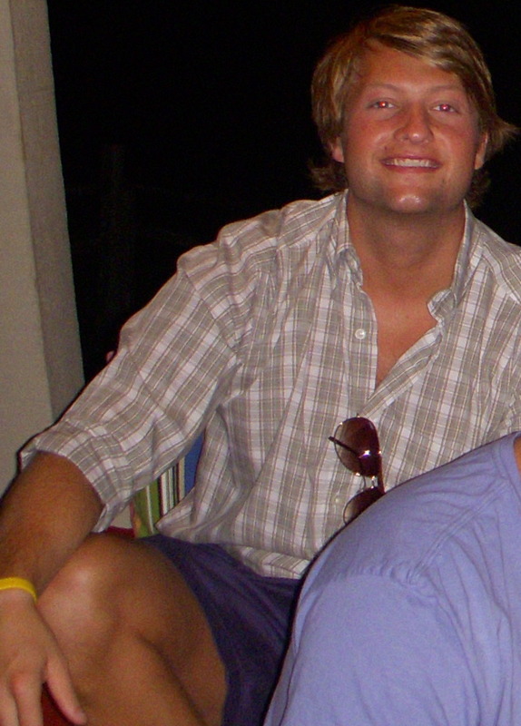 Date this tall United States man HunterT1983 from Clarksville US5967