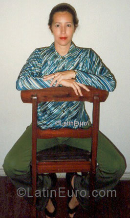 Date this funny Brazil girl Vitoria Regina from Salvador BR3252