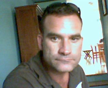 Date this sultry United States man Robert from Kapaa BR3256
