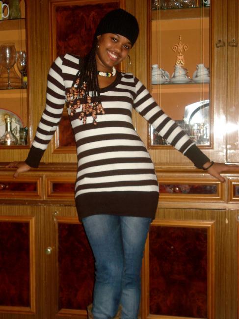 Date this funny United Kingdom girl Ladygirl123 from London GB369