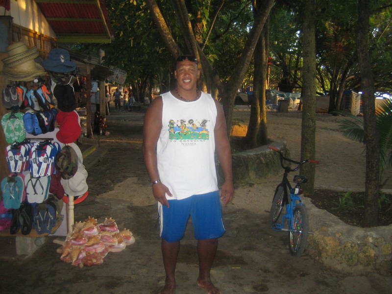 Date this happy United States man JaveryDR from Boston US6579