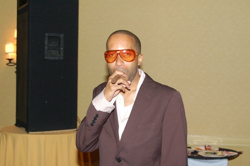 Date this exotic United States man DeMilo from Philadelphia US6626