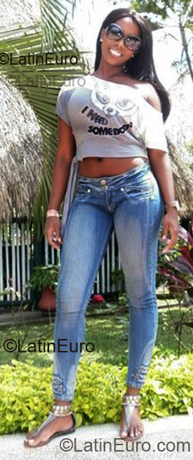 Date this pretty Panama man Mireya from Colon CO4743