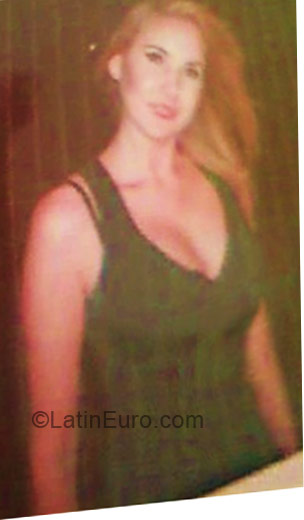 Date this georgeous Brazil girl Claudete from Brasilia BR3429