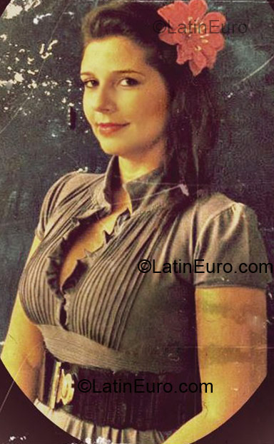 Date this fun Brazil girl Maria Fernanda from Rio de Janeiro BR3430