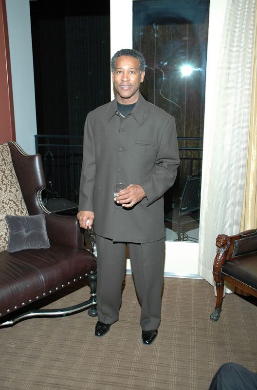 Date this gorgeous United States man Kdefacto from College Park, US7105