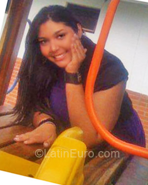 Date this sensual Venezuela girl Nurys from Caracas VE26