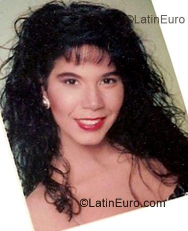 Date this attractive Brazil girl Darla from Rio de Janeiro BR3470