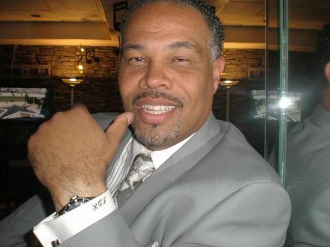 Date this voluptuous United States man Deanno from Los Angeles US7232