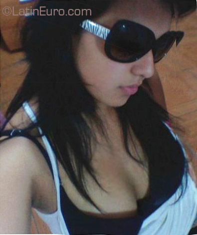 Date this passionate Ecuador girl Angela Daniela from Quito EC24