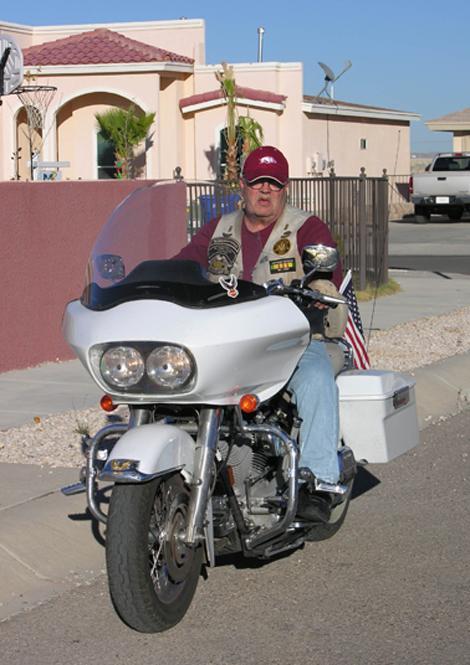 Date this tall United States man RAZORBACK6 from El Paso US7264