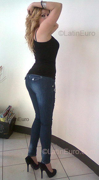 Date this stunning Mexico girl Yuridia from Tijuana MX197