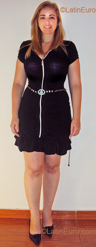 Date this happy Brazil girl Ana Amelia from Avare BR3579