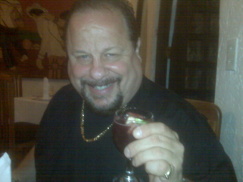 Date this happy United States man Italiano from Long Beach US7453