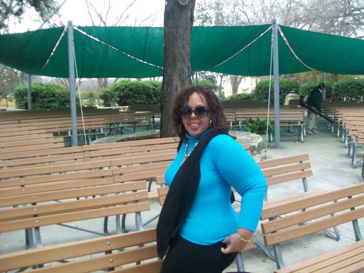 Date this attractive United States girl Karen from San Antonio Texas US7612